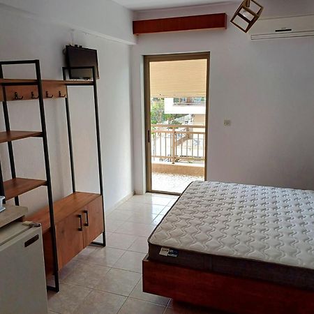 Μαρου Rooms Olympiakí Aktí Екстериор снимка