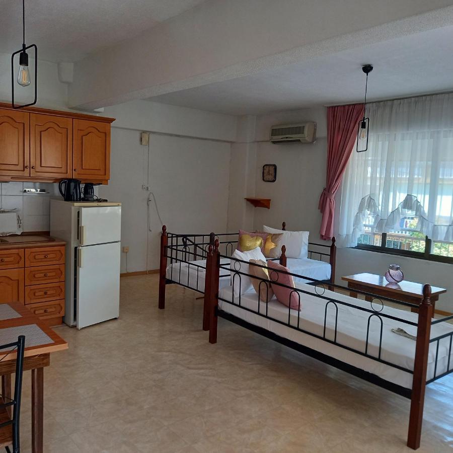 Μαρου Rooms Olympiakí Aktí Екстериор снимка