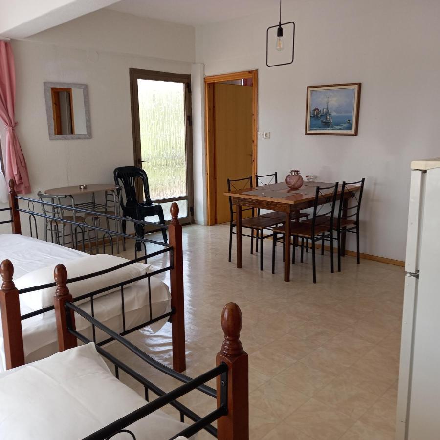 Μαρου Rooms Olympiakí Aktí Екстериор снимка