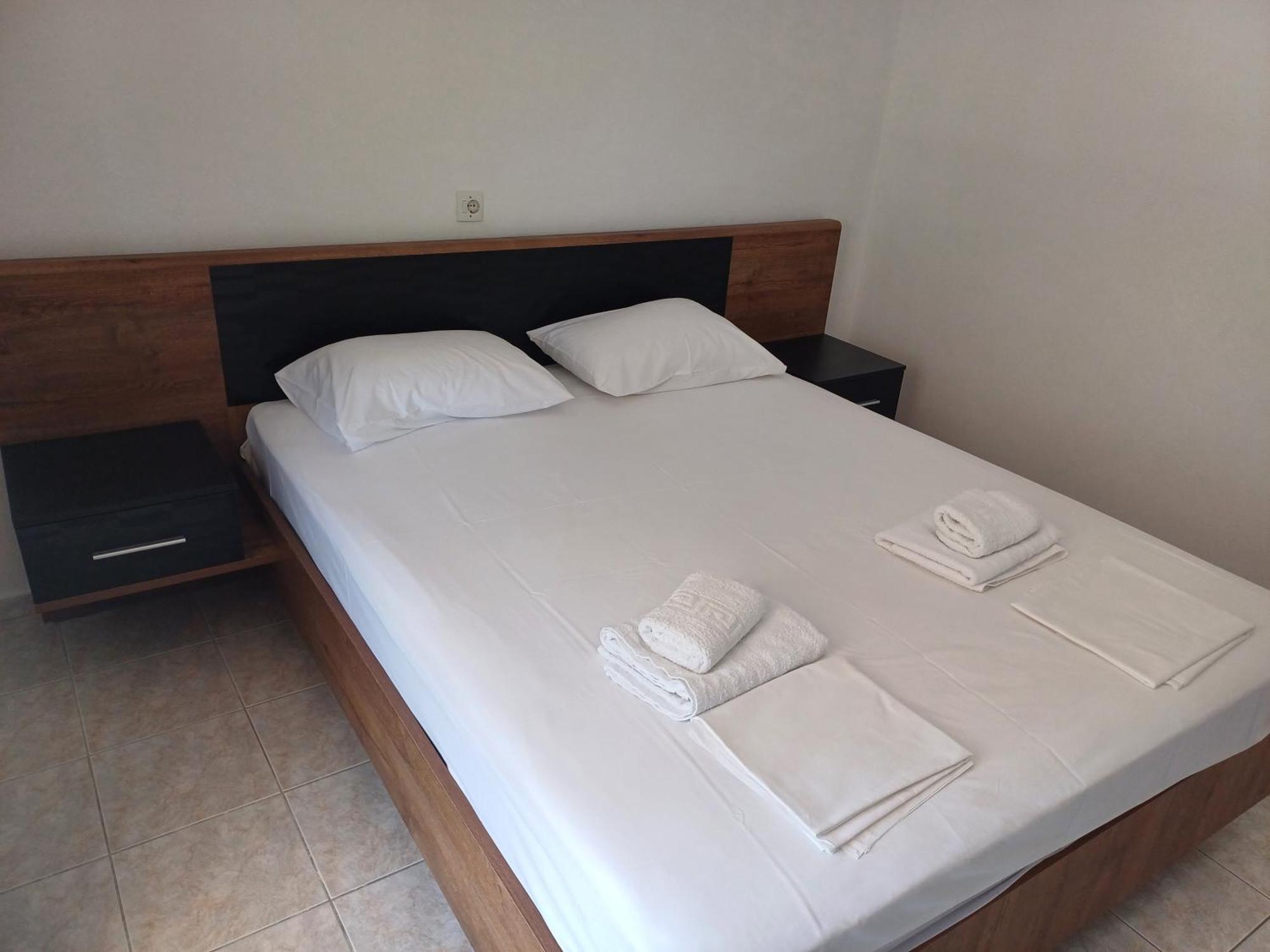 Μαρου Rooms Olympiakí Aktí Екстериор снимка
