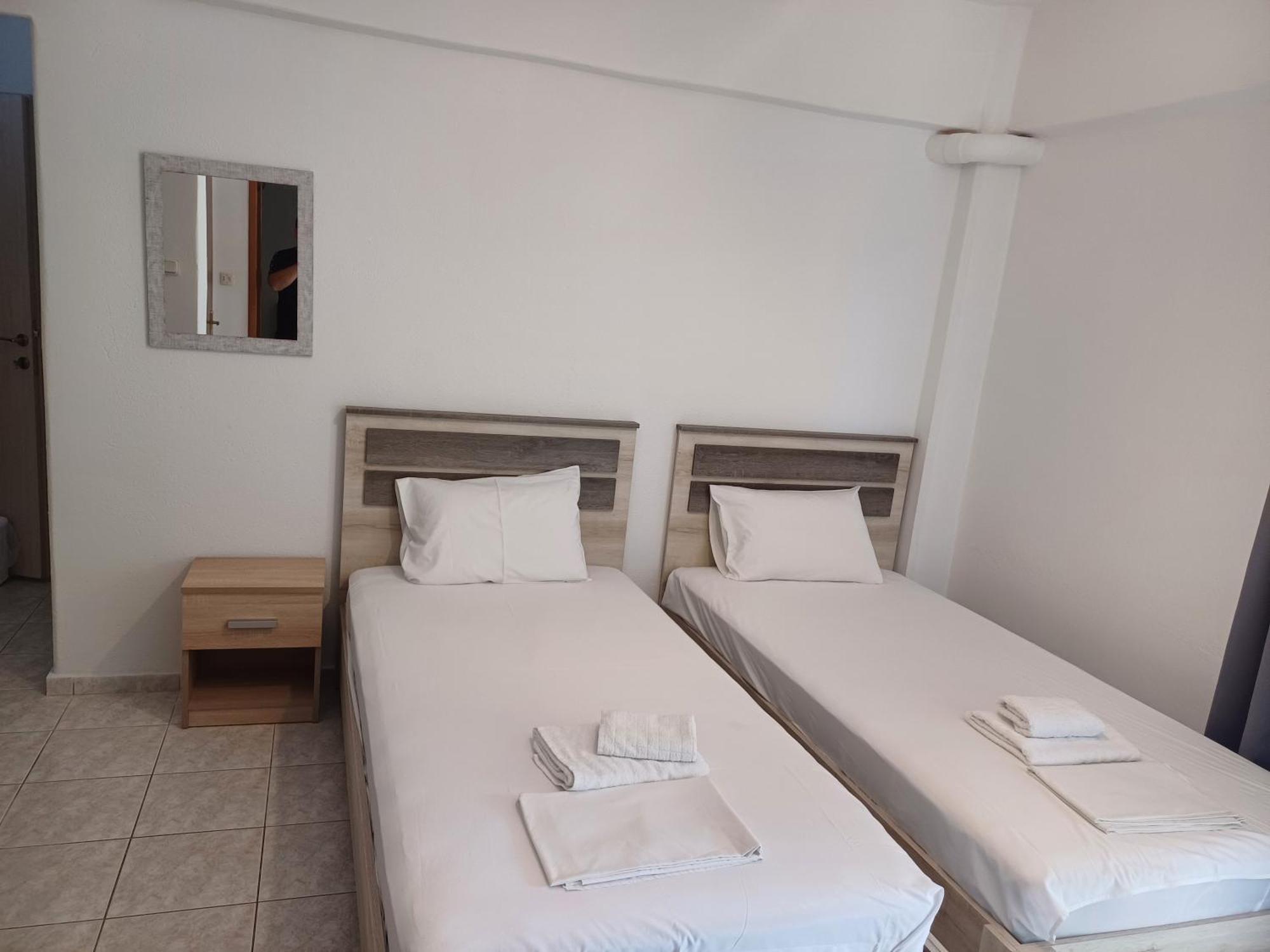 Μαρου Rooms Olympiakí Aktí Екстериор снимка