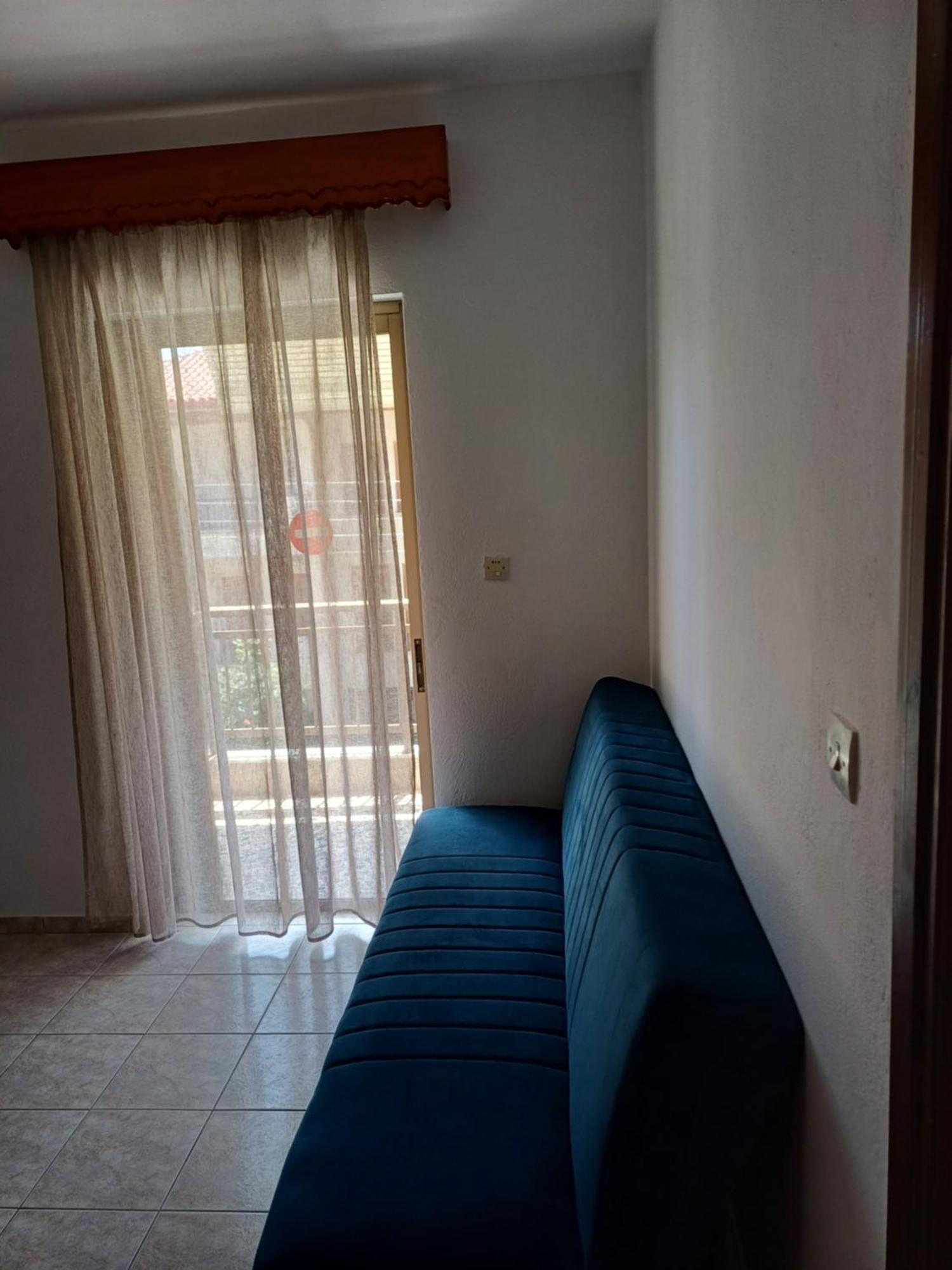 Μαρου Rooms Olympiakí Aktí Екстериор снимка